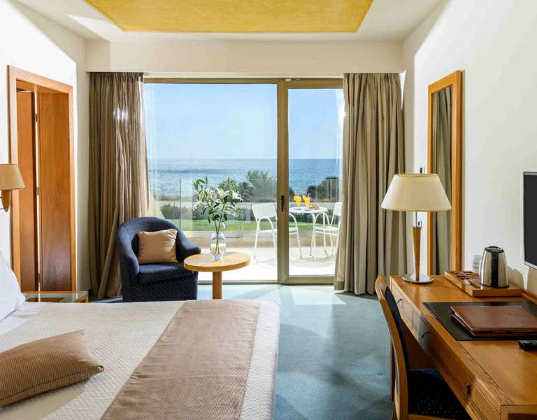 Three-bed Executive Room with Seaviews